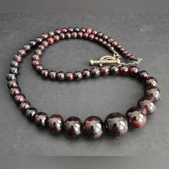 Natural Garnet Gemstone Beads Necklace 18" Length - Picture 4 of 8